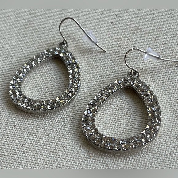 Sparkling Teardrop Crystal Earrings ✨ - Picture 1 of 4